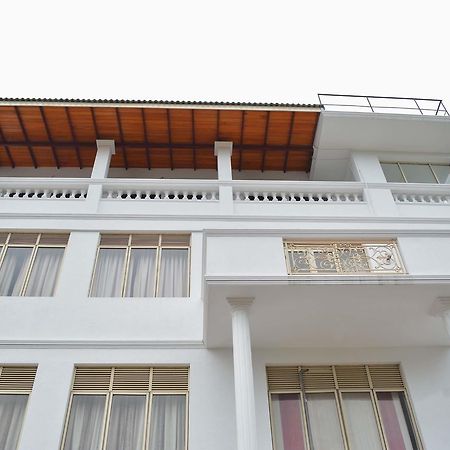 West Inn Коломбо Екстериор снимка