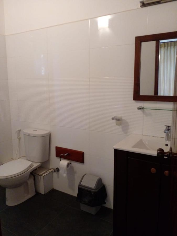 West Inn Коломбо Екстериор снимка