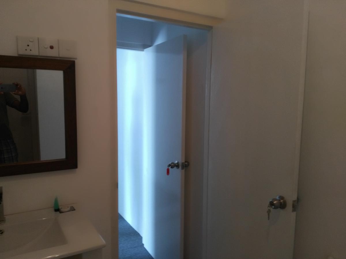West Inn Коломбо Екстериор снимка